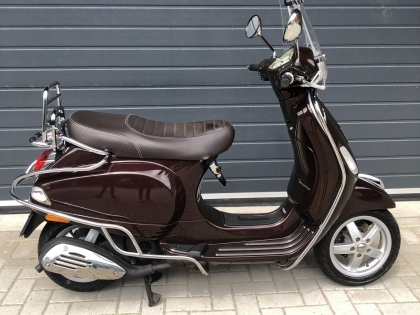 Vespa LX 50 Touring bruin